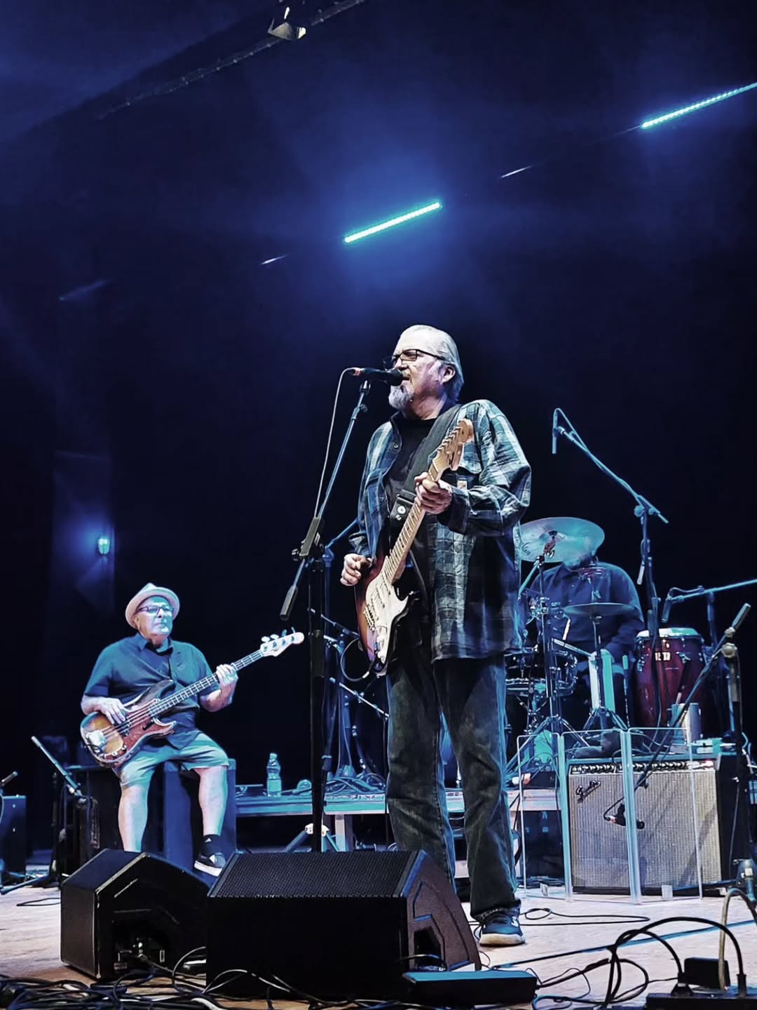 Los Lobos